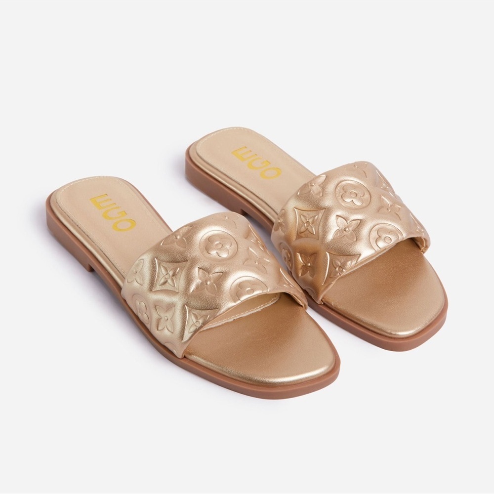 🎀 Brand new in box faux slides 🎀